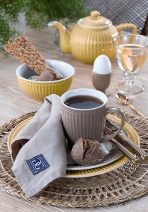 Preview: GreenGate Mug Alice Dark Chocolate
