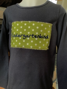 T-Shirt "Kindergartenkind" dunkelblau